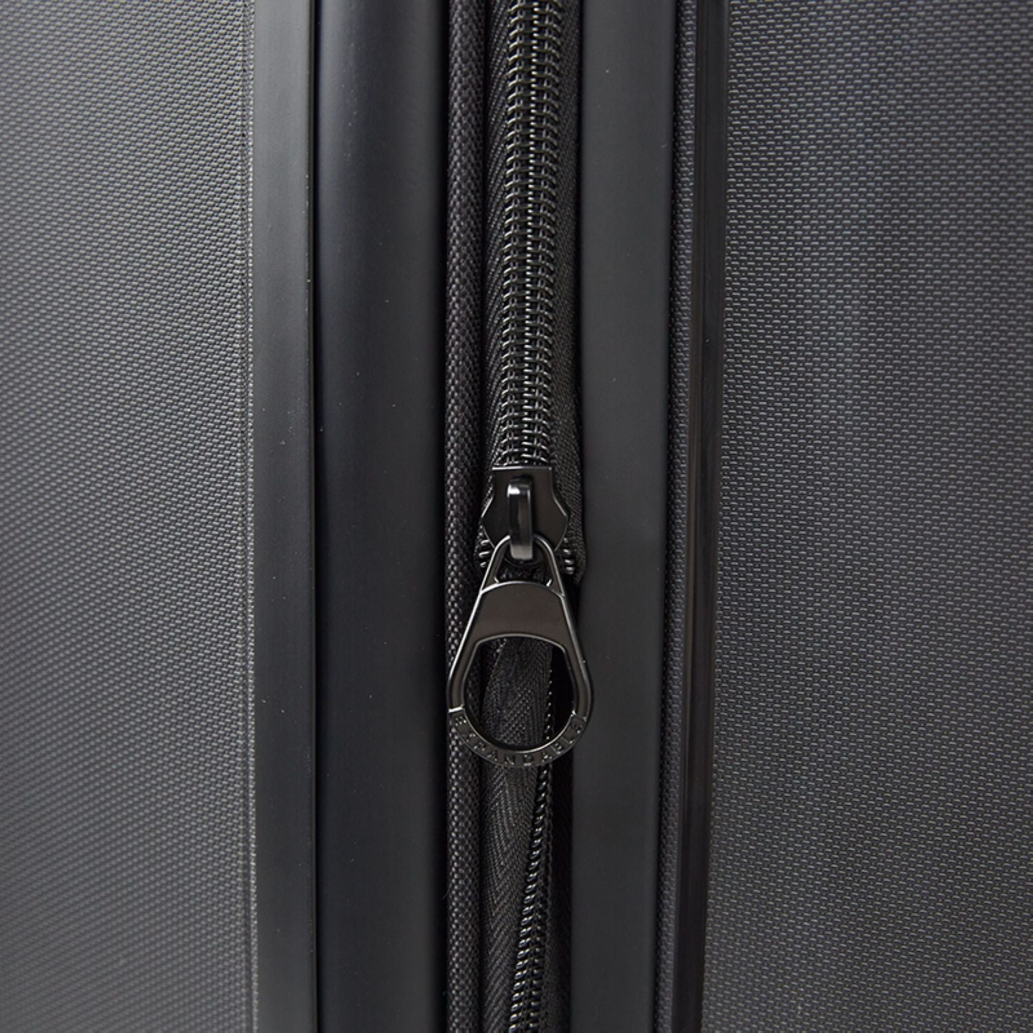 Crossing Supra Polypropylene Expandable 24" Medium Luggage Spinner - Black