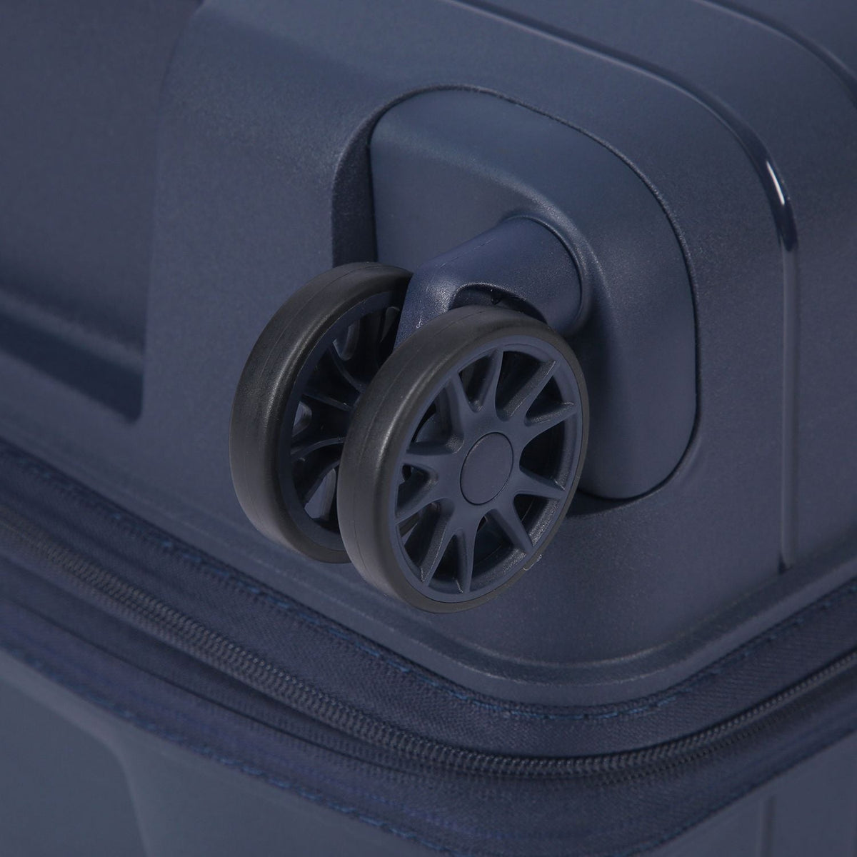 Crossing LYTE Polypropylene Medium Expandable Luggage - Navy
