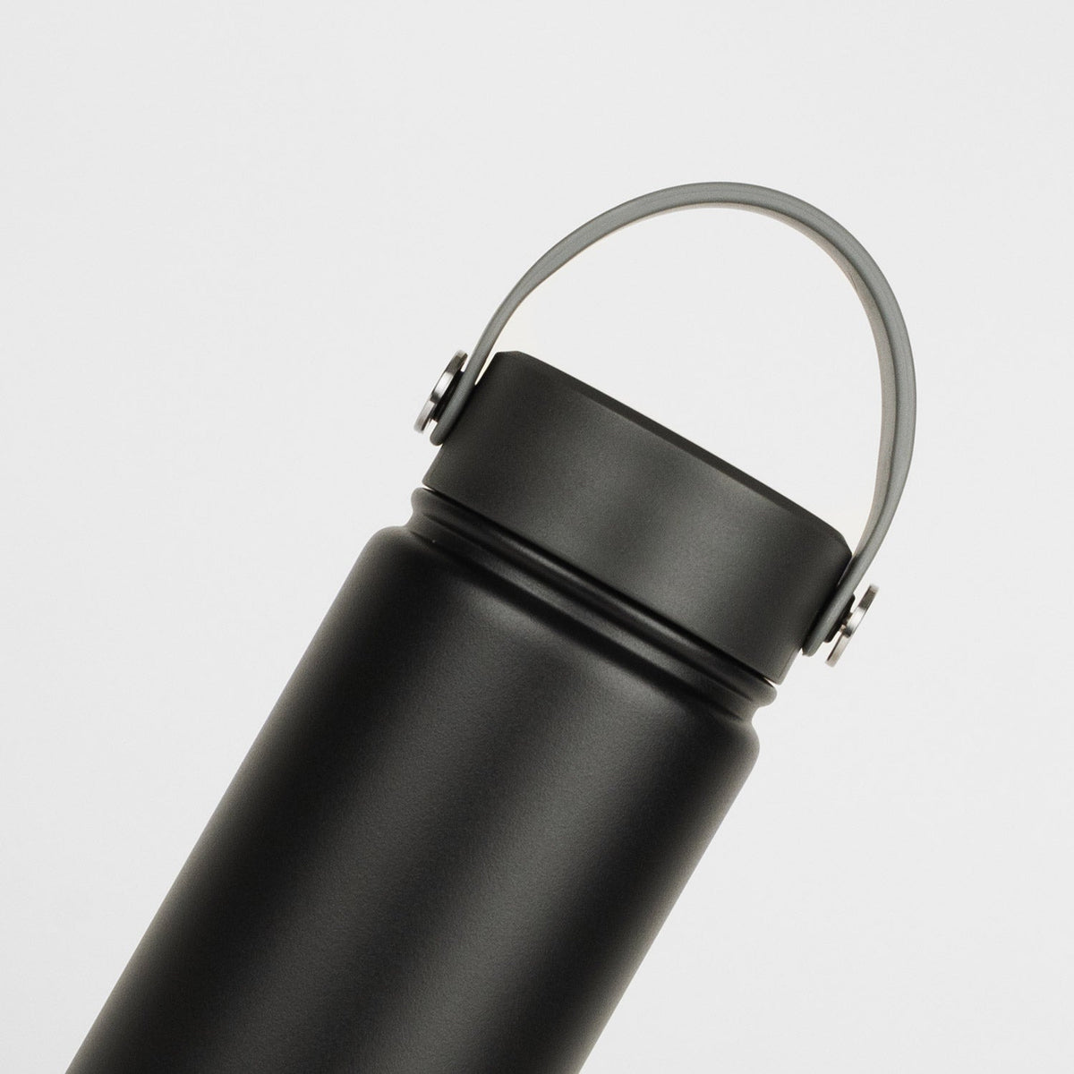 Crossing Urban Insulated S/S Bottle W Handle 540ml - Ebony
