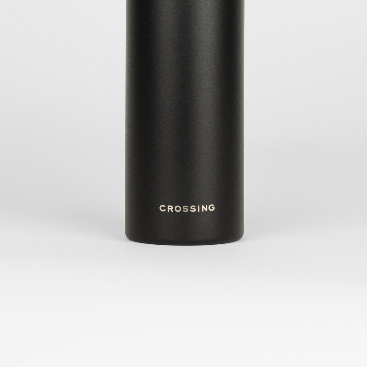 Crossing Urban Insulated S/S Bottle W Handle 540ml - Ebony