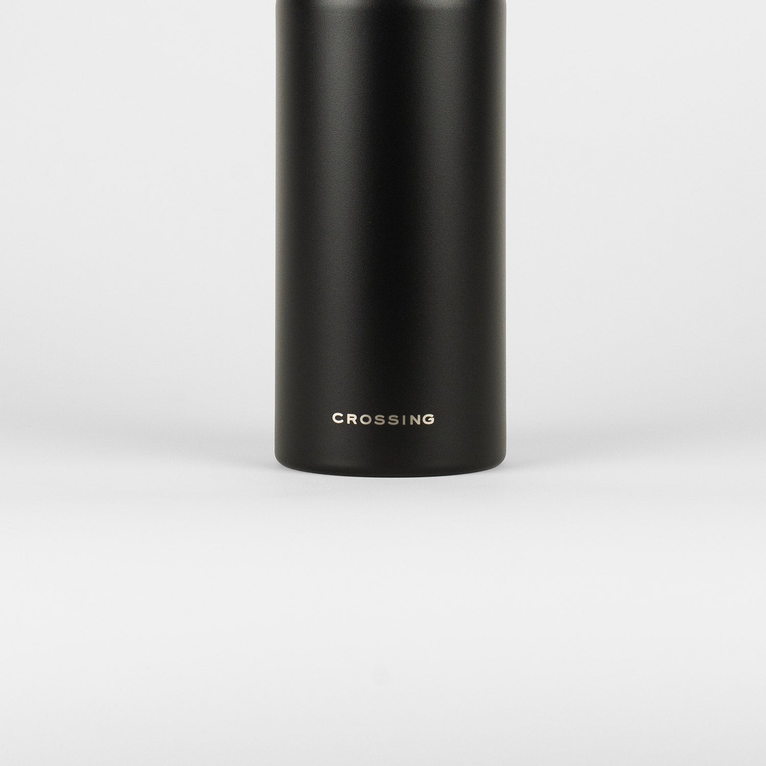 Crossing Urban Insulated S/S Bottle W Handle 950ml - Ebony