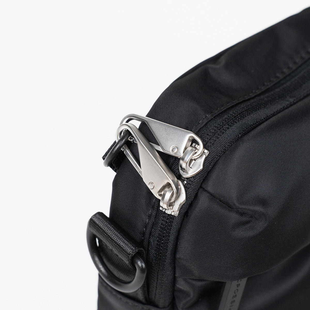 Crossing Anti-Theft RFID Crossbody Bag 4L - Black