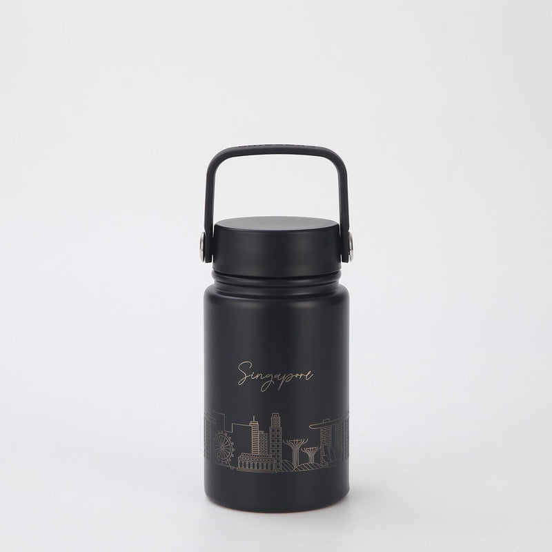 Crossing Urban Ceramic S/S Insulated Flat Cap Bottle With Handle 400ml - Skyline Singapore (Black)