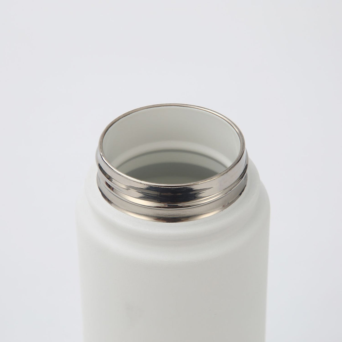Crossing Urban Ceramic S/S Insulated Flat Cap Bottle With Handle 400ML - Skyline Singapore (Frost White)