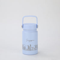 Crossing Urban Ceramic S/S Insulated Flat Cap Bottle With Handle 400ML - Skyline Singapore (Sky Blue)