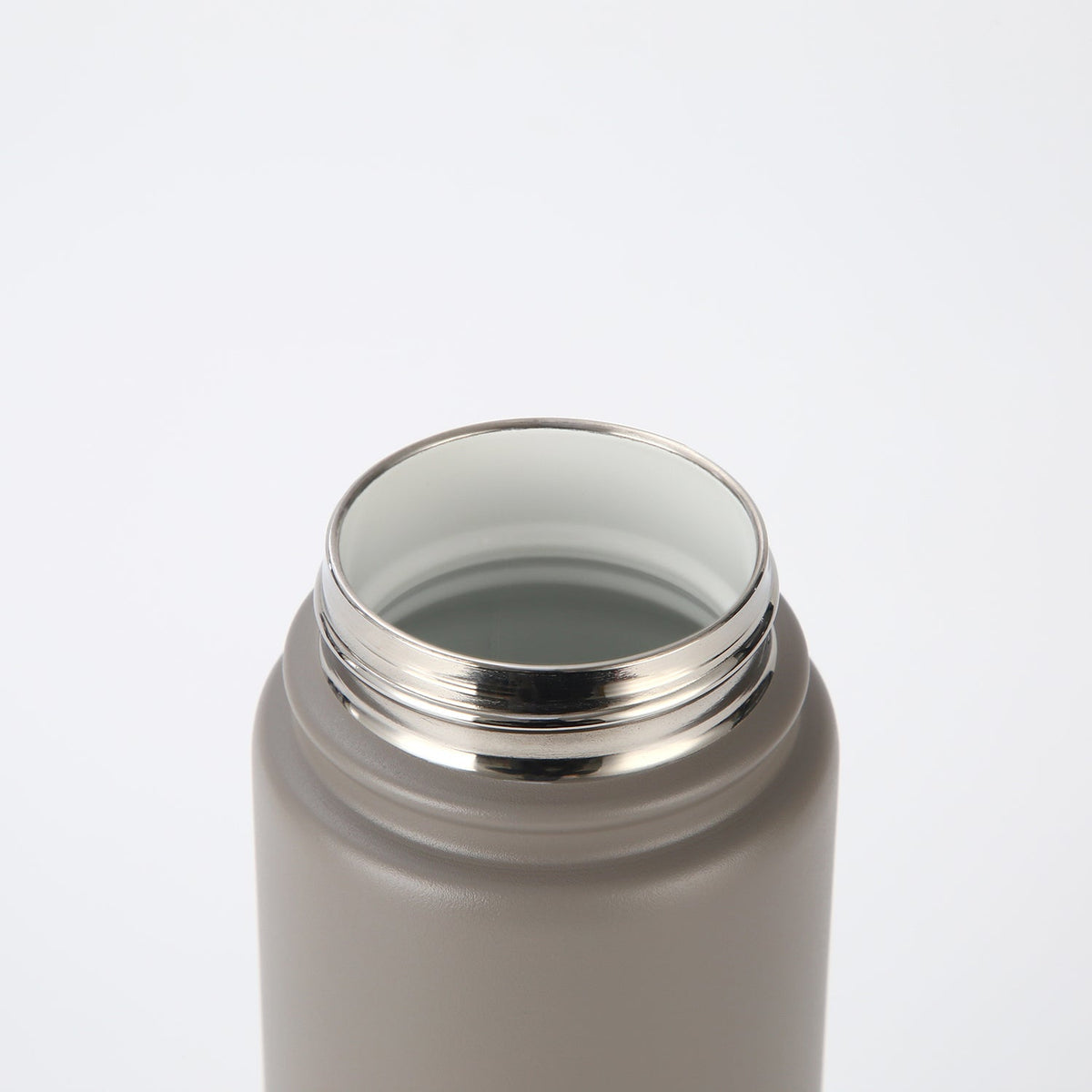 Crossing Urban Ceramic S/S Insulated Flat Cap Bottle With Handle 720ml - Latte (Light Grey)